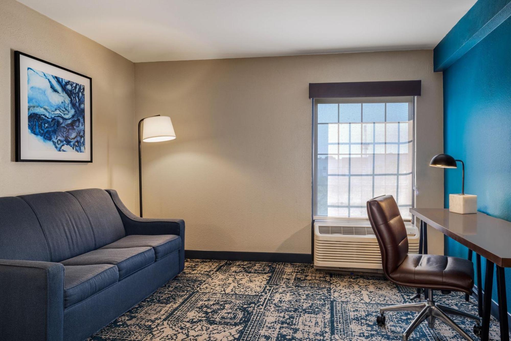 Four Points By Sheraton Greensboro Airport Exterior foto